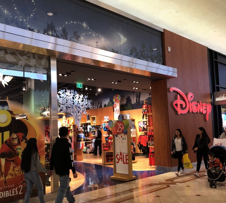 Disney Store (Daly&nbspCity,&nbspCA)